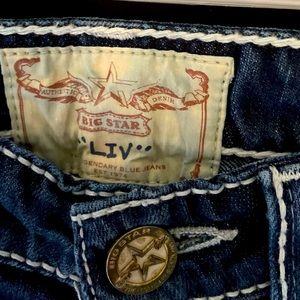 Big Star Vintage Liv stretch crop style. Like new.